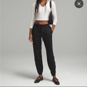 Lululemon Women's Soft Jersey Joggers - Black Size 6